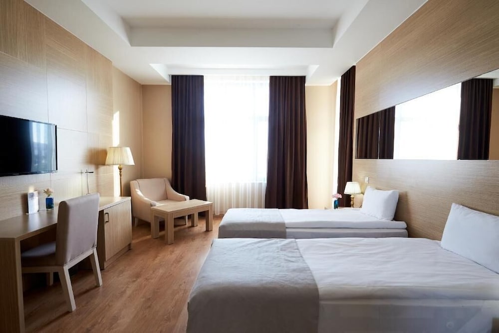 Standard Twin Room - Photo 6
