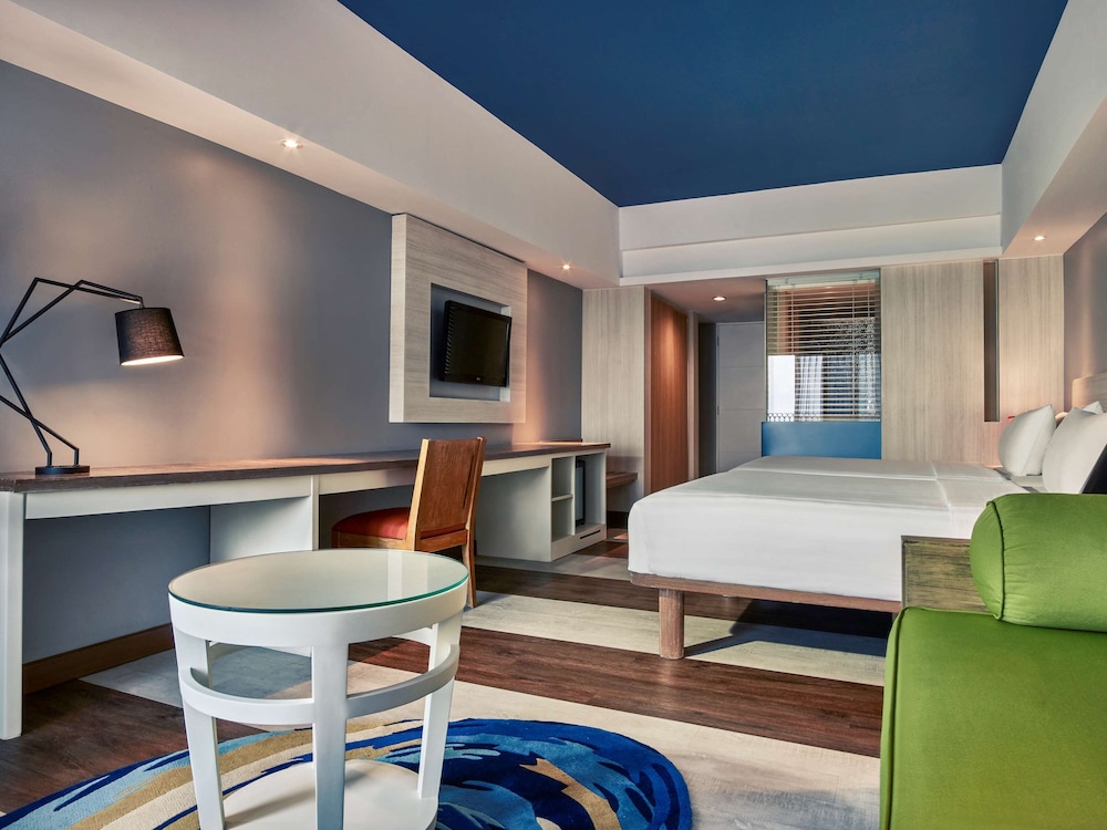 Deluxe Room, Multiple Beds, Balcony, Ocean View (Grand)