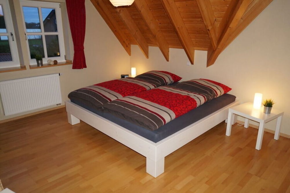 Apartment photo 2