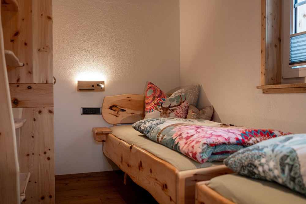 Premium Condo, 2 Bedrooms, Pets Allowed (Rotspitz) photo 3