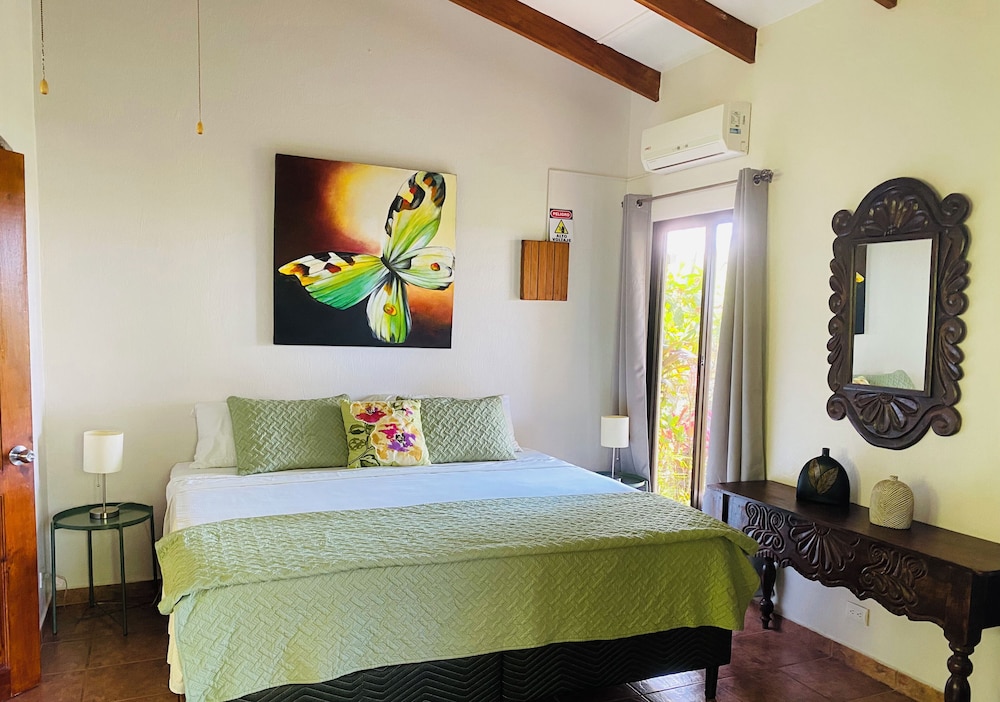 Comfort Bungalow, Balcony, Partial Ocean View photo 2