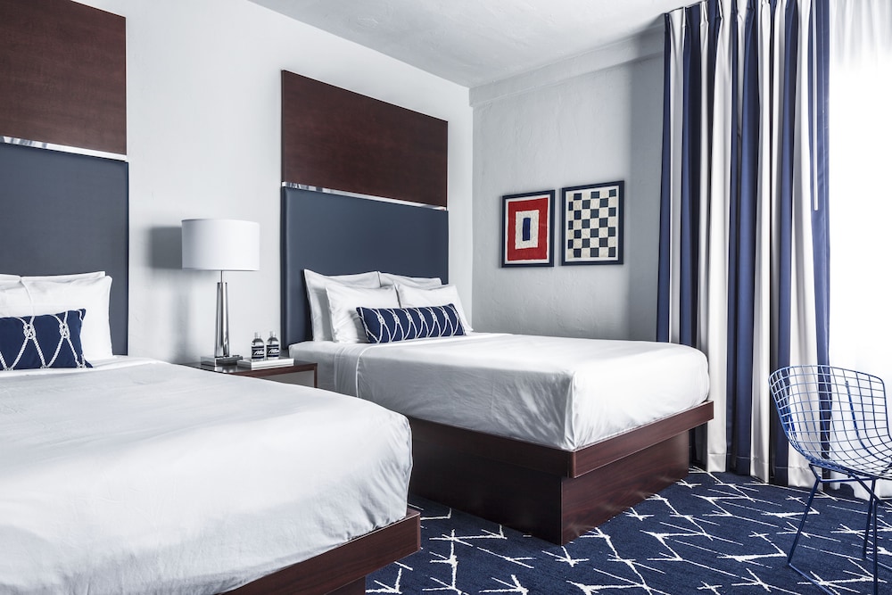 Deluxe Room, 2 Queen Beds - Photo 1