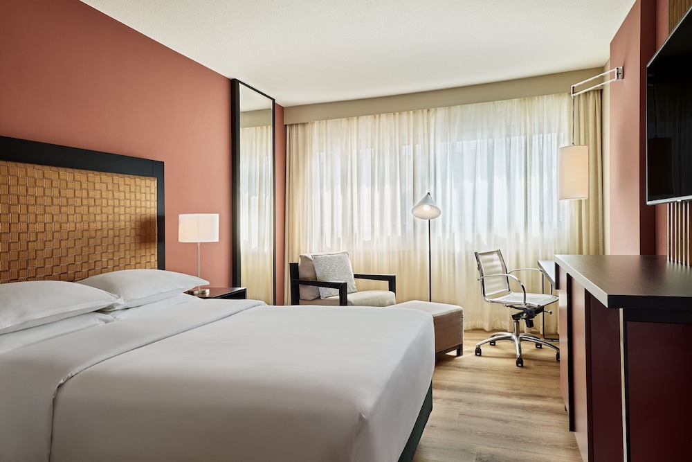 Deluxe Room - Photo 9