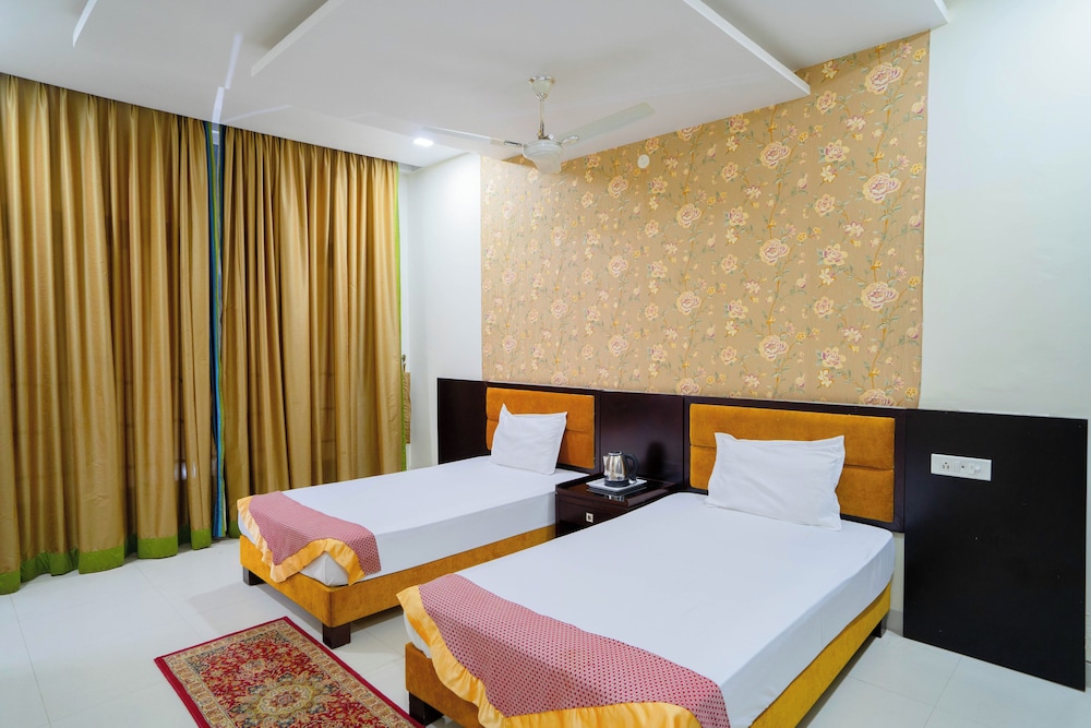Basic Double Or Twin Room, 1 King Bed, City View