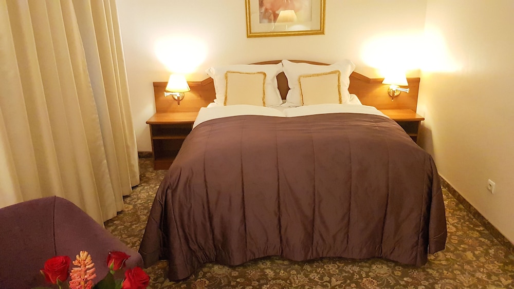 Deluxe Double Room Single Use, 1 King Bed