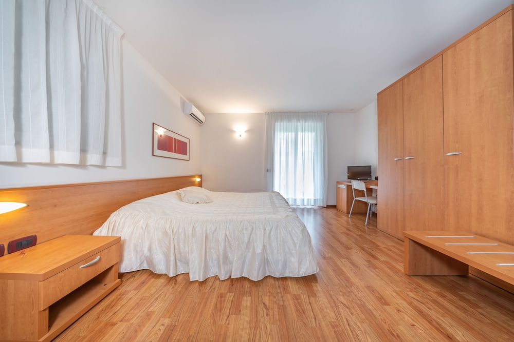 Quadruple Room - Photo 3