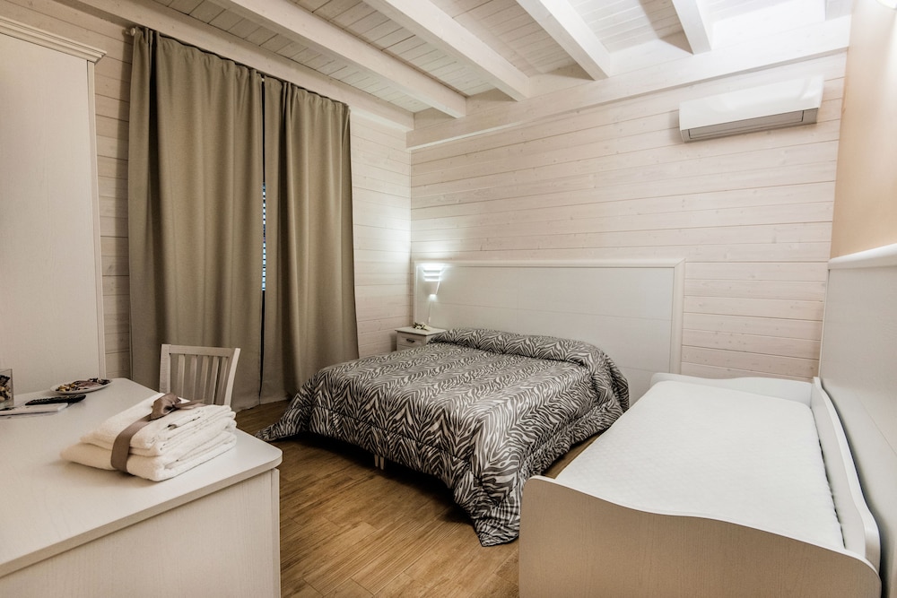 Comfort Room, Non Smoking, Ensuite photo 1