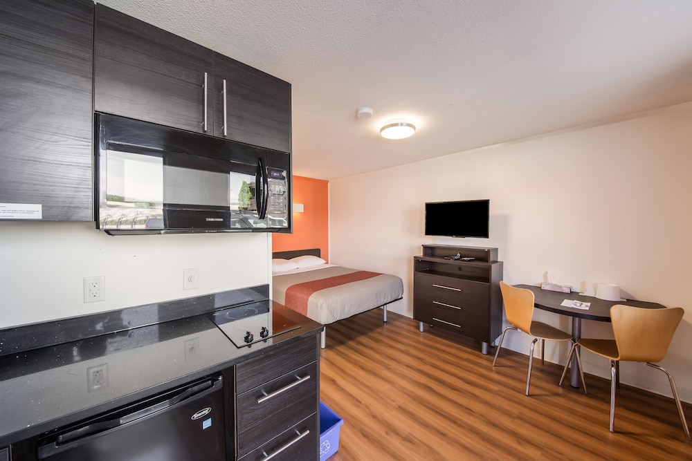 Deluxe Room, Multiple Beds, Non Smoking, Kitchenette photo 3