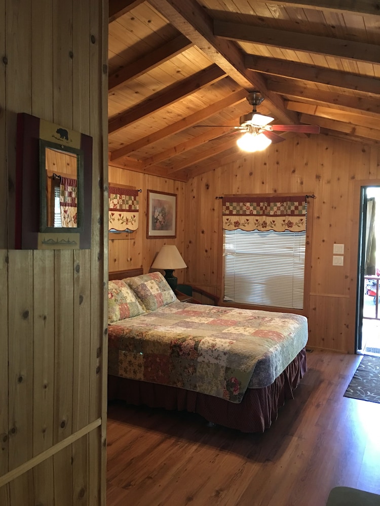 Cottage, 1 Queen Bed, Kitchenette photo 2