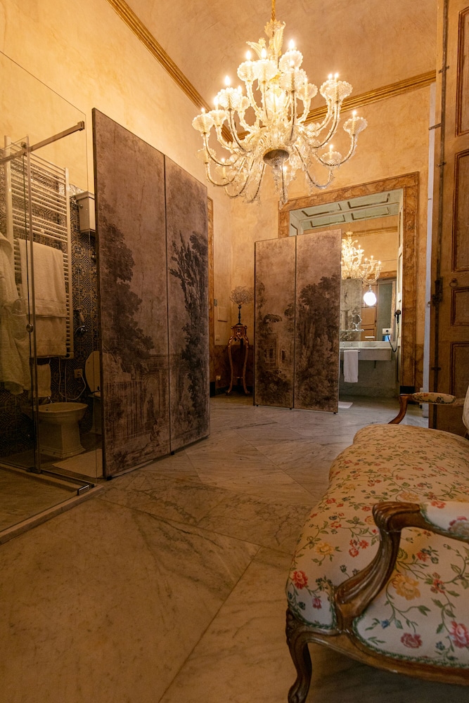 Luxury Room photo 3