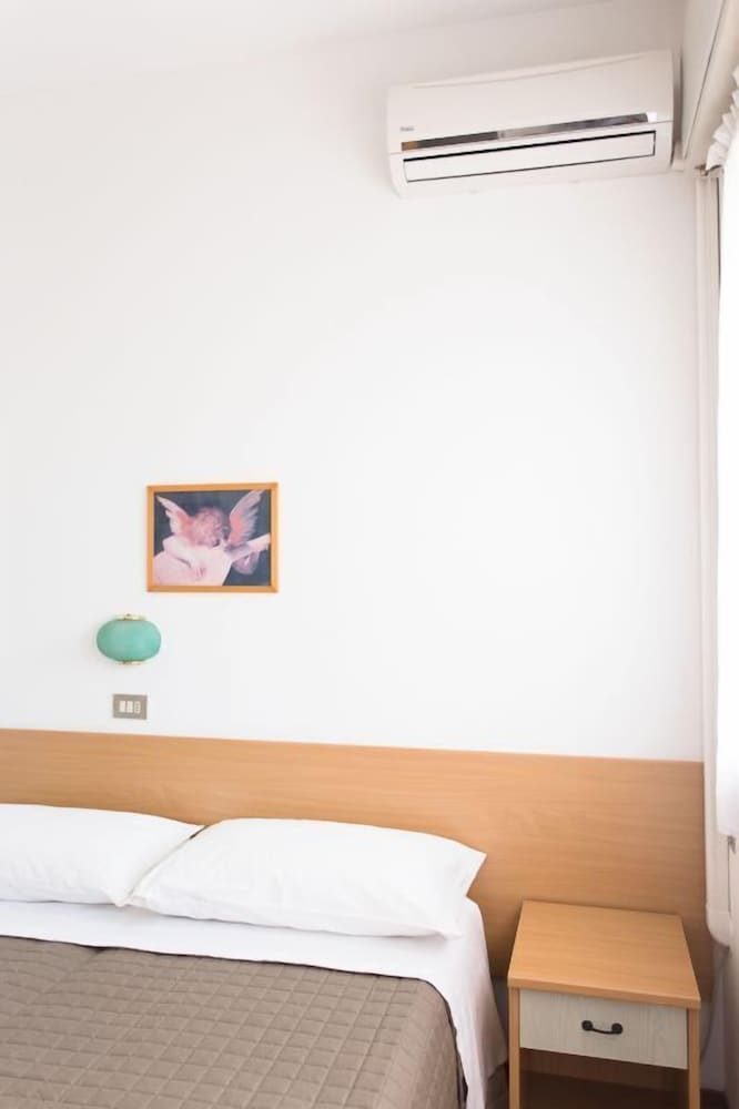 Double or Twin Room photo 2