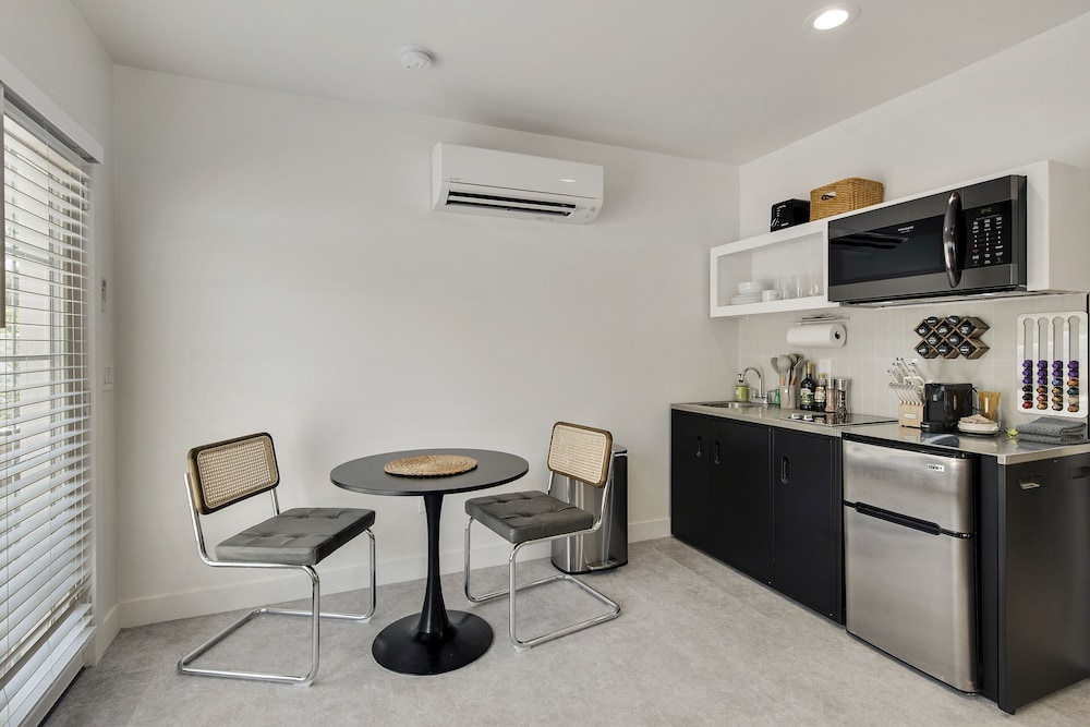 Deluxe Apartment photo 2