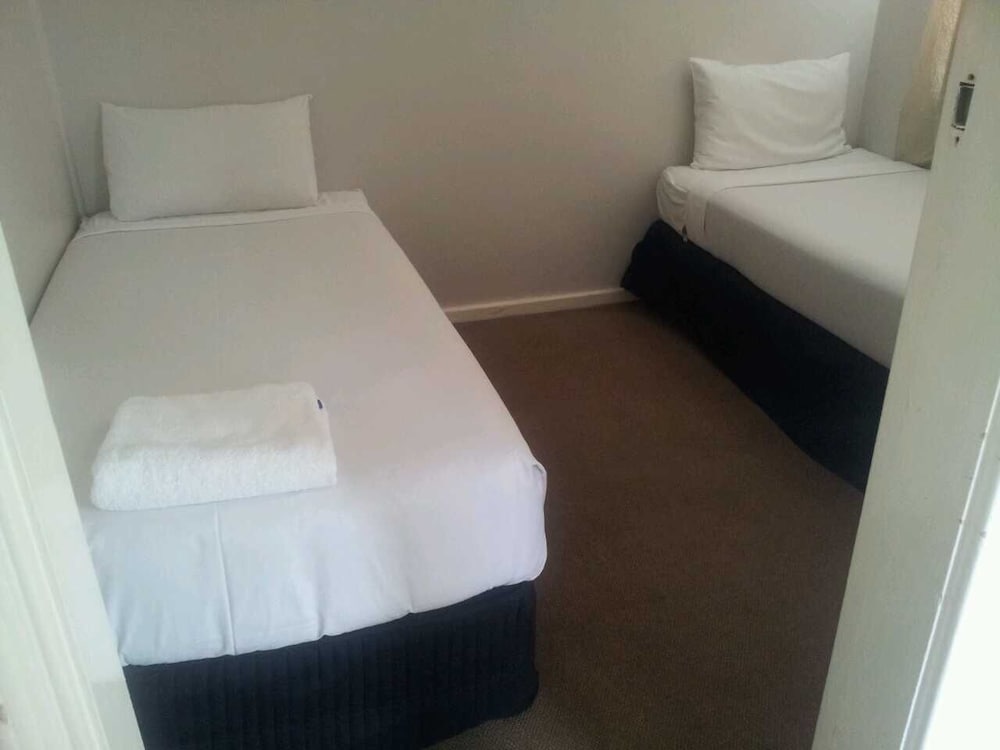 Family Room, Multiple Beds photo 3