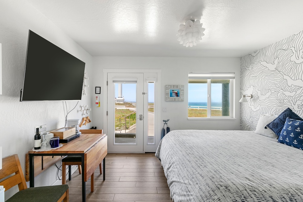 Romantic Room, Accessible, Partial Sea View (Pet Friendly) photo 1