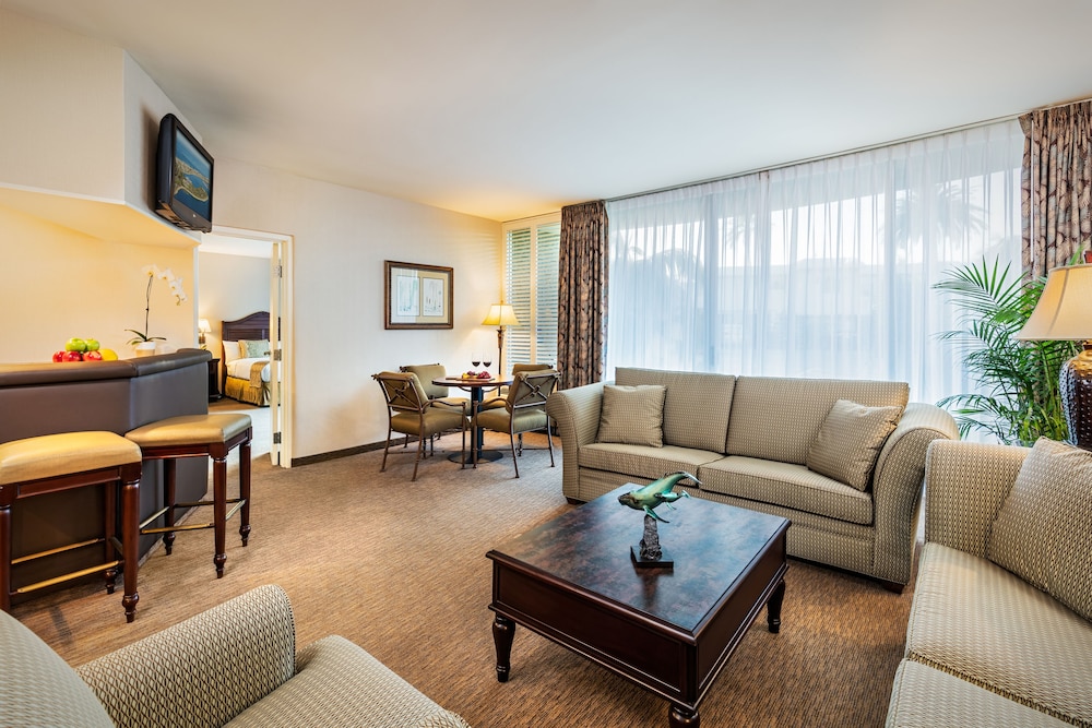 Suite, 1 Queen Bed, Bay View (Executive Suite King)
