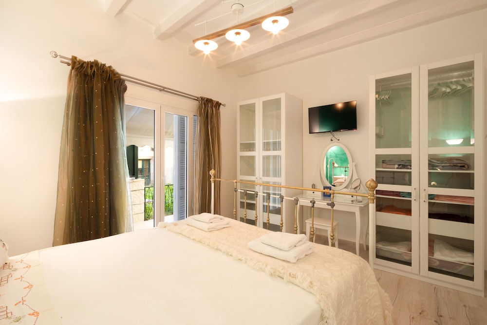 Design Apartment, 1 Bedroom, Garden View, Ground Floor photo 2