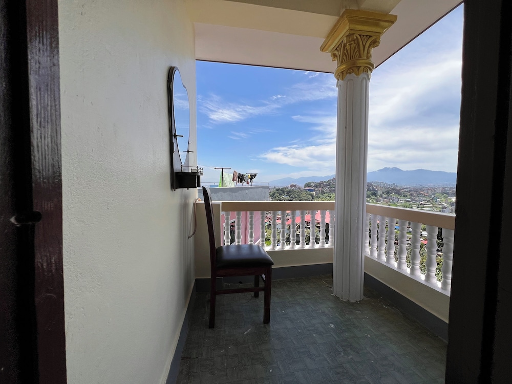 Double or Twin Room, Balcony, City View photo 3