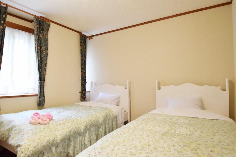 Standard Twin Room (Pet Friendly) photo 1