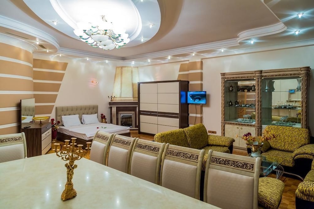 Luxury Suite