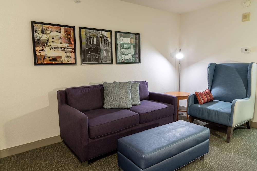 King Bed Suite - Photo 1