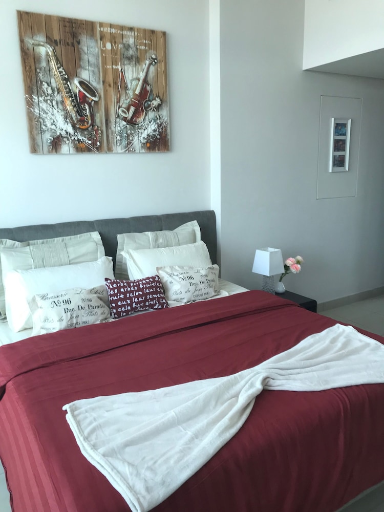 Luxury Apartment, 1 Bedroom, Balcony photo 3