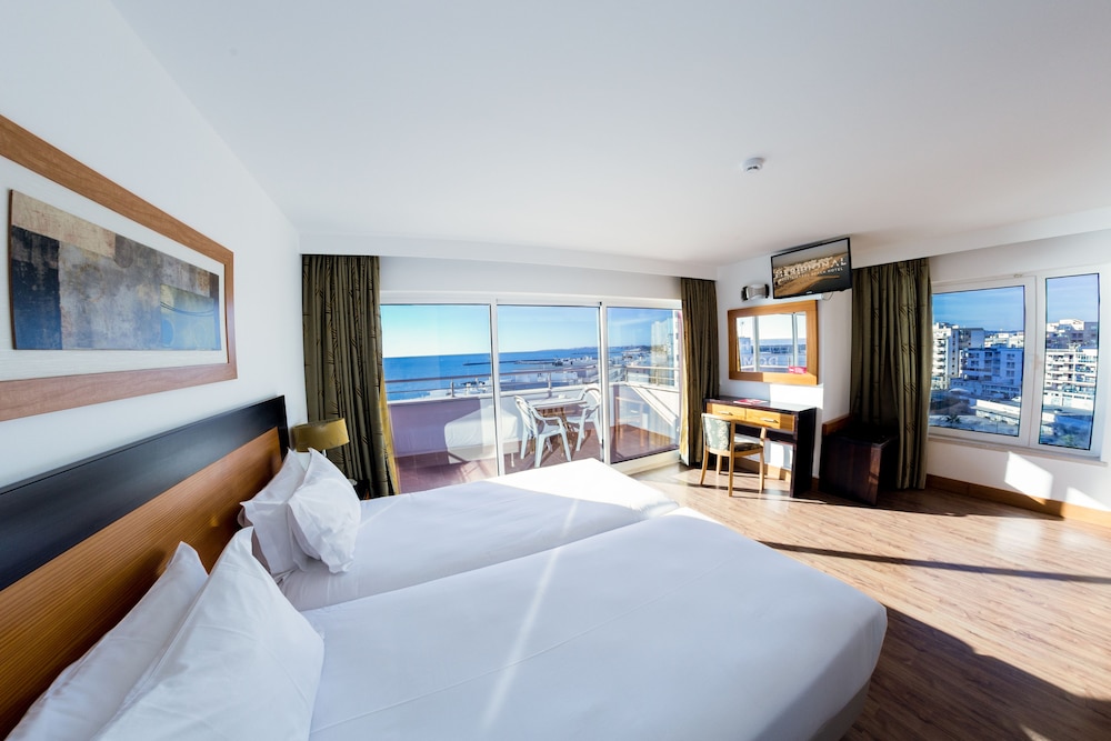 Double or Twin Room, Sea View - Photo 4
