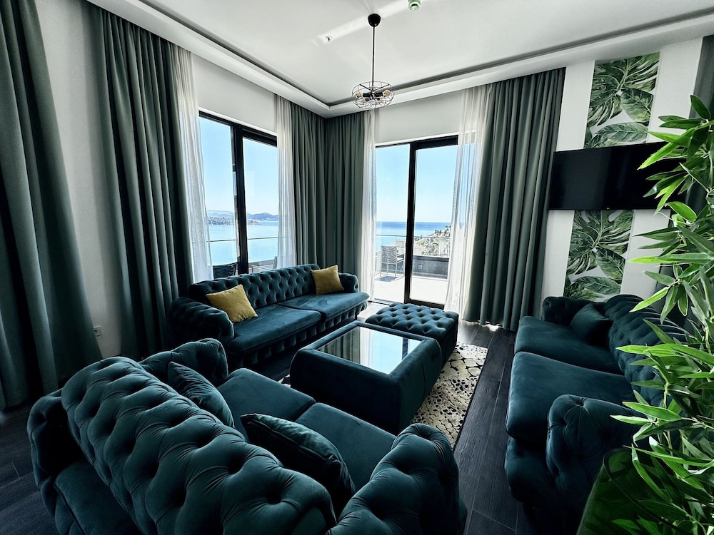 Elite Apartment - Photo 2