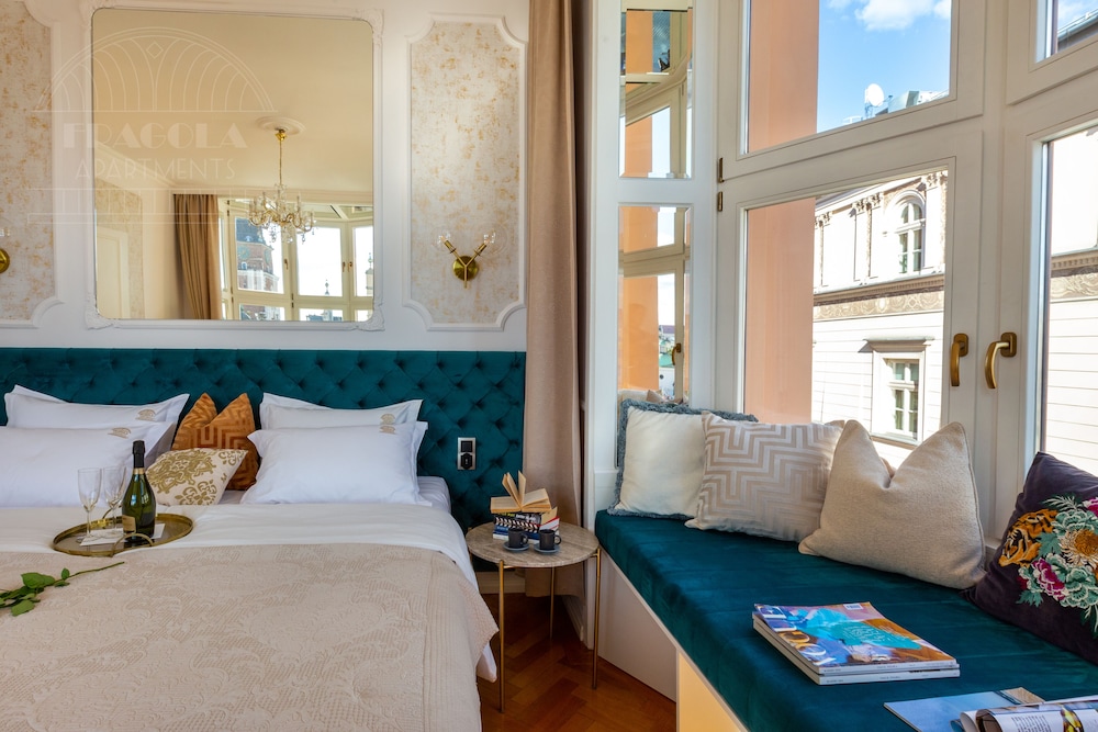 Royal Apartment, 1 Bedroom, Kitchenette, City View photo 2