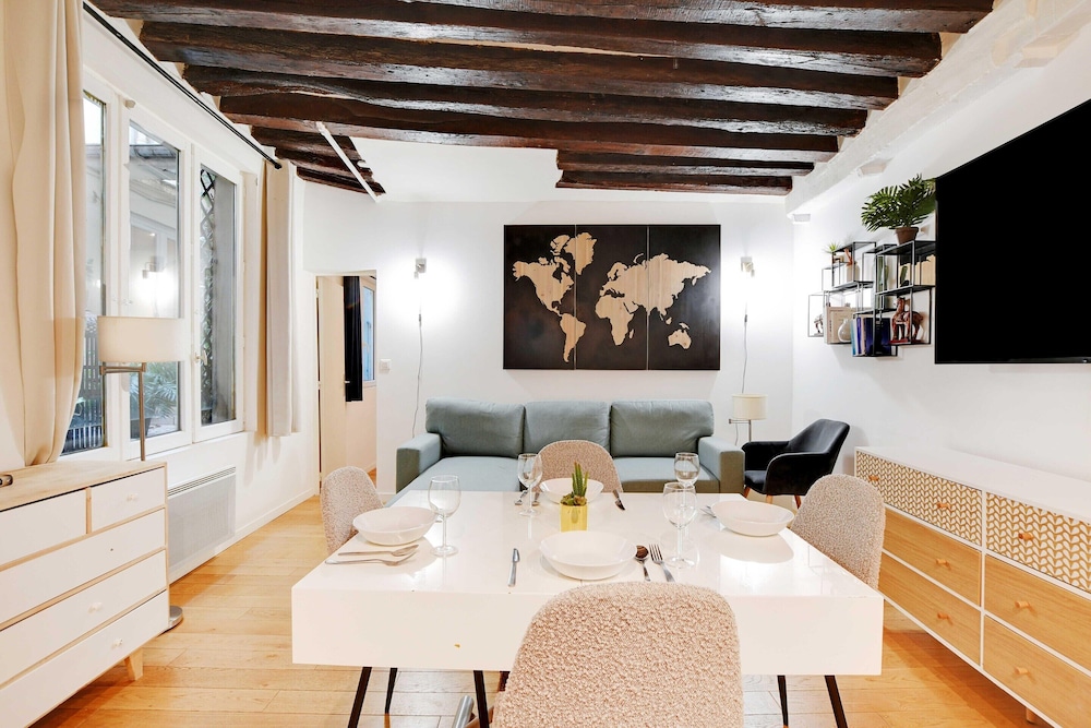 Apartment photo 1