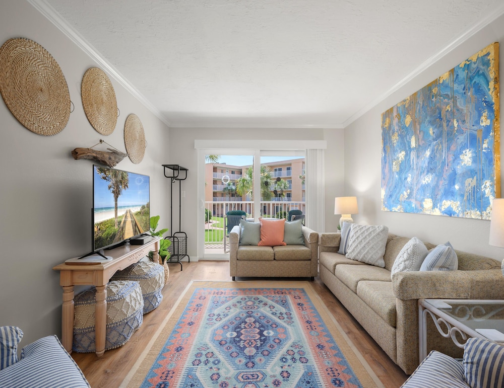 Condo (2 Bedrooms)