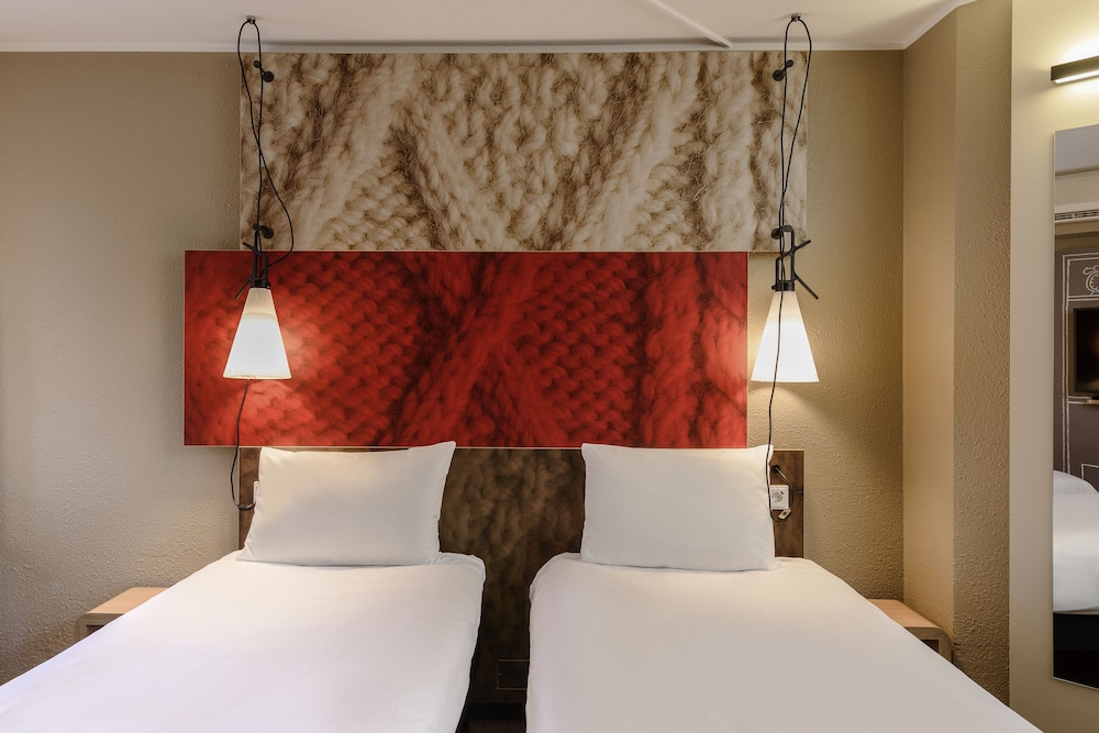 Standard Room, 2 Twin Beds - Photo 2