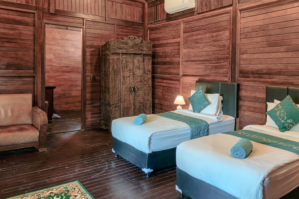 Two-Bedroom Twin Suite - Photo 2