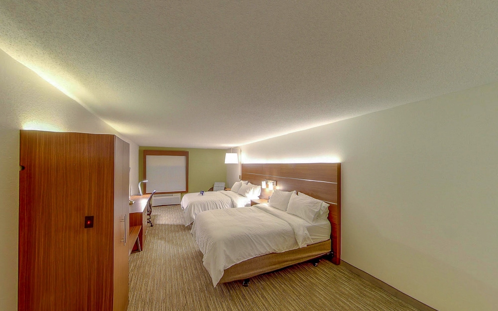 Suite, 2 Double Beds - Photo 2
