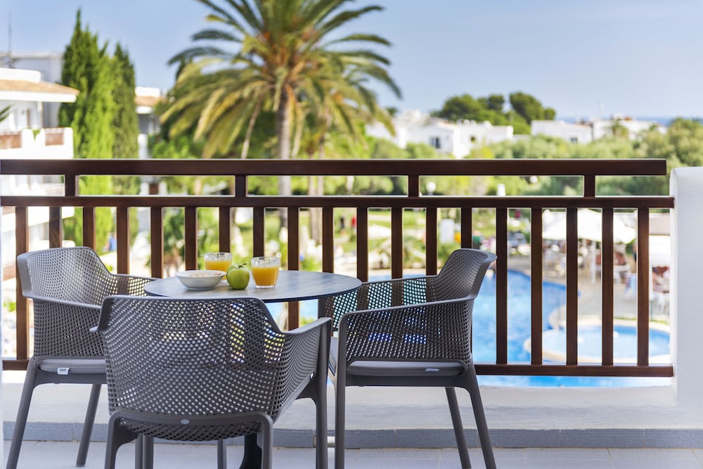 Standard Apartment, 1 Bedroom, Pool View (2 Adults + 1 Child) photo 2
