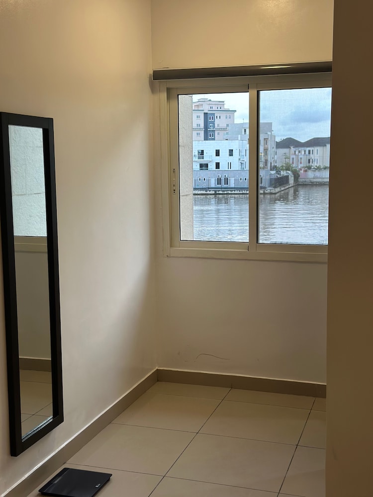 Standard Suite, 1 King Bed, Lagoon View, Garden Area photo 2