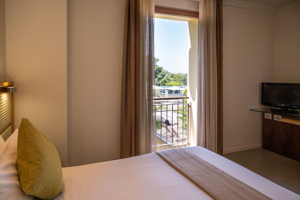 Deluxe Double Room - Photo 6