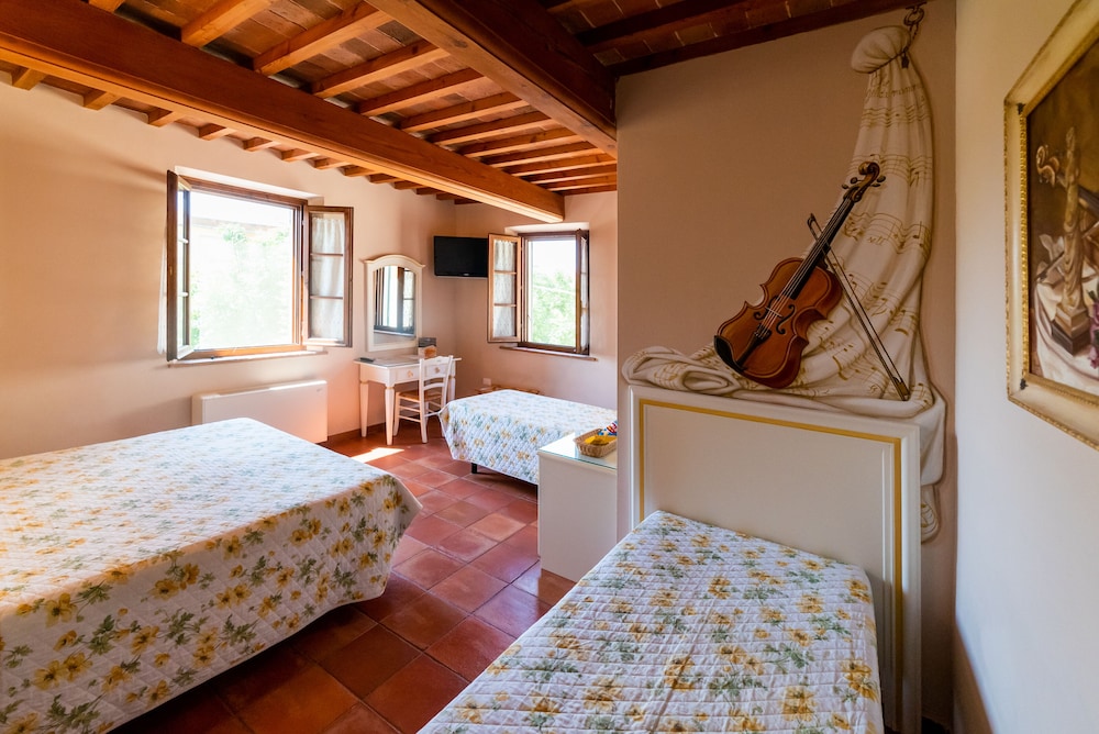 Luxury Quadruple Room photo 2