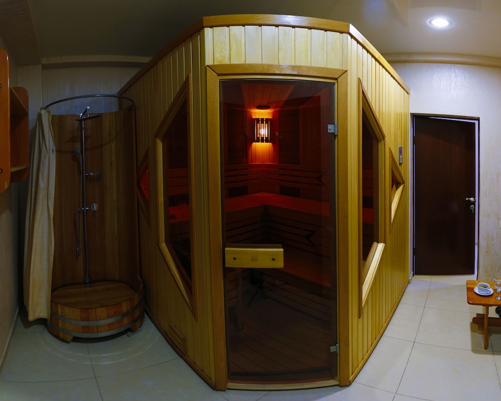 Exclusive Room, 1 King Bed With Sofa Bed, Sauna, Courtyard View photo 3