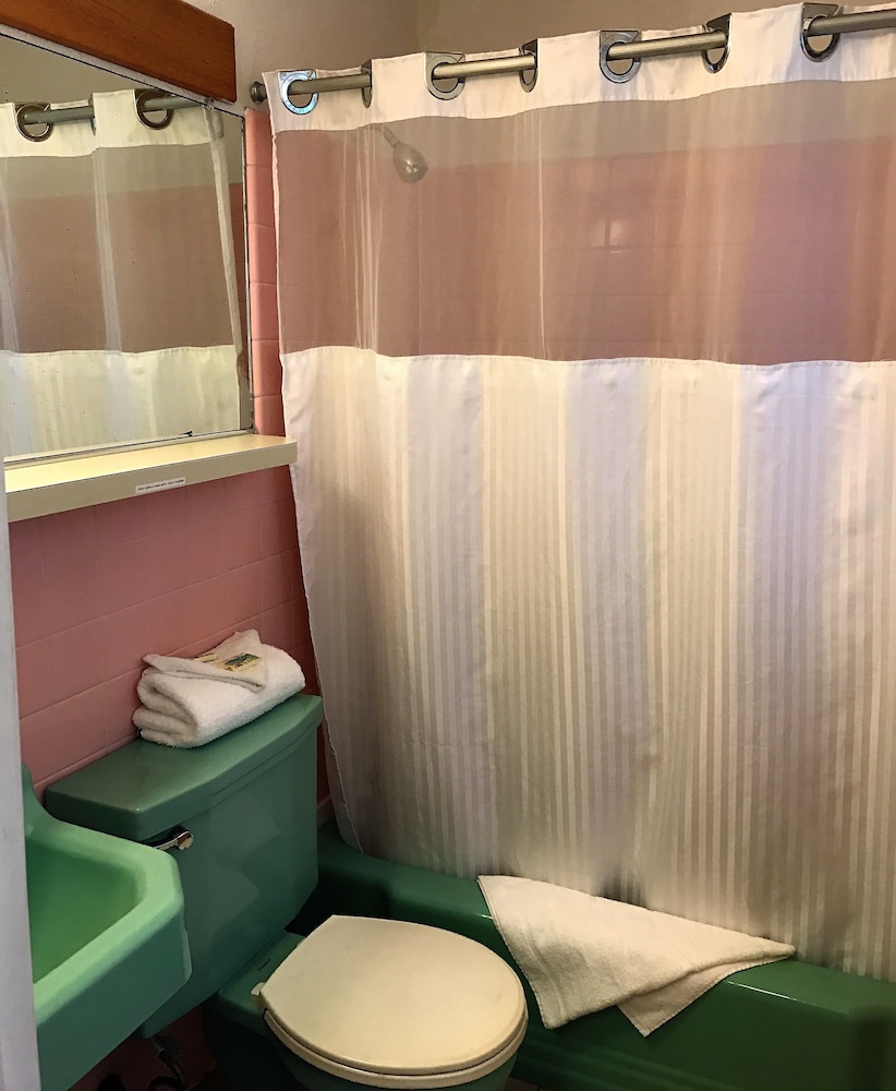 Standard Room, 2 Double Beds, Kitchenette photo 2