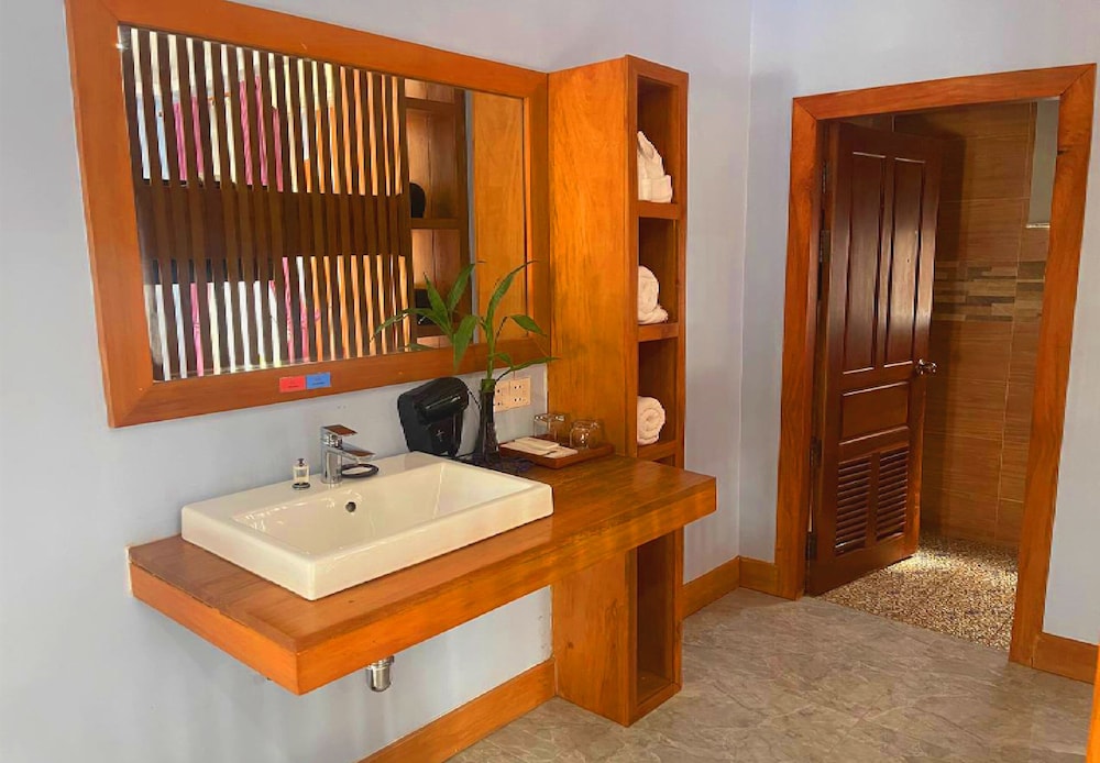 Family Suite - Photo 12