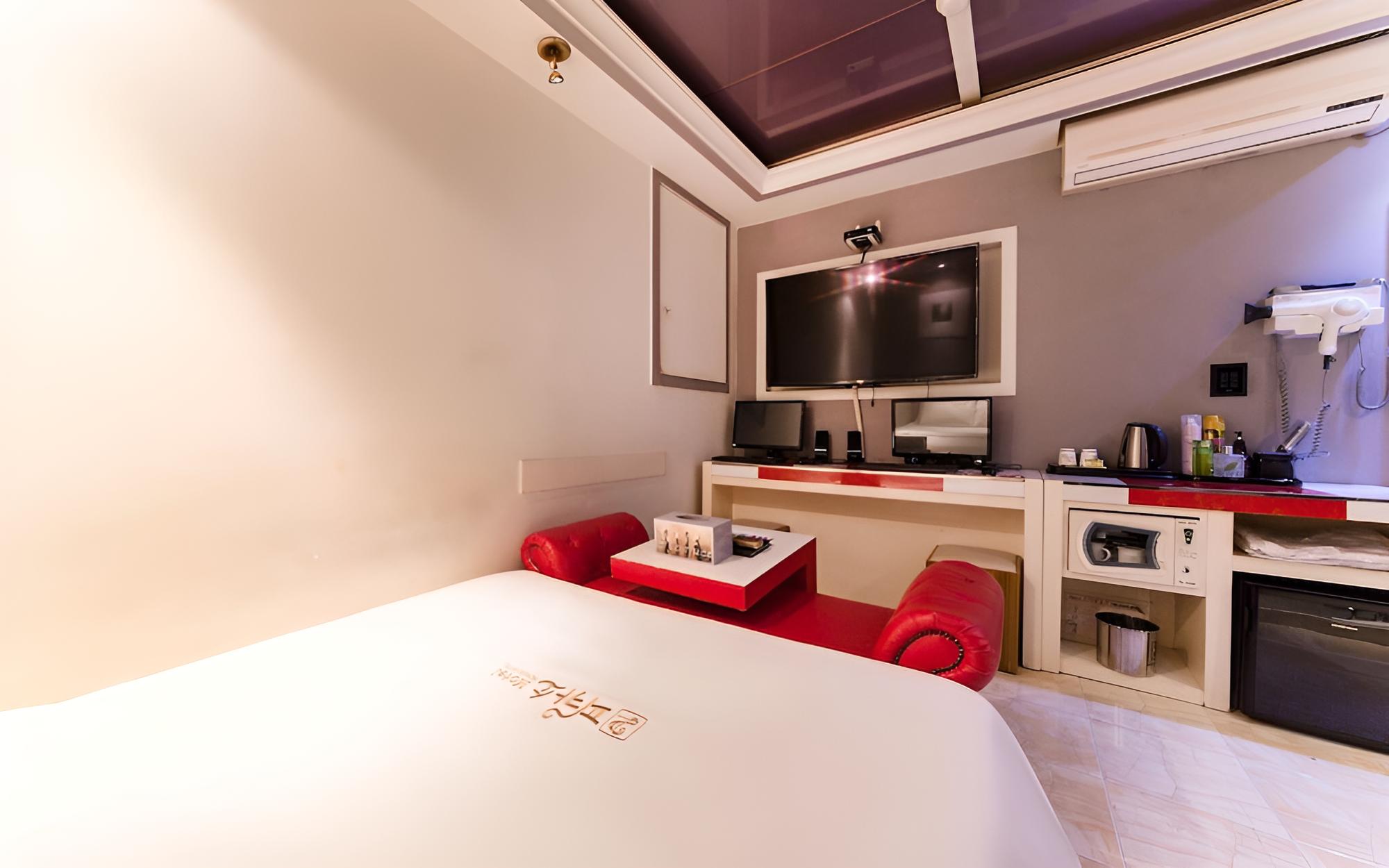 Room (Special room (round bathtub Netflix a) - Photo 14