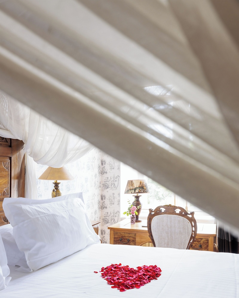 Superior Room, 1 King Bed, Garden View photo 3