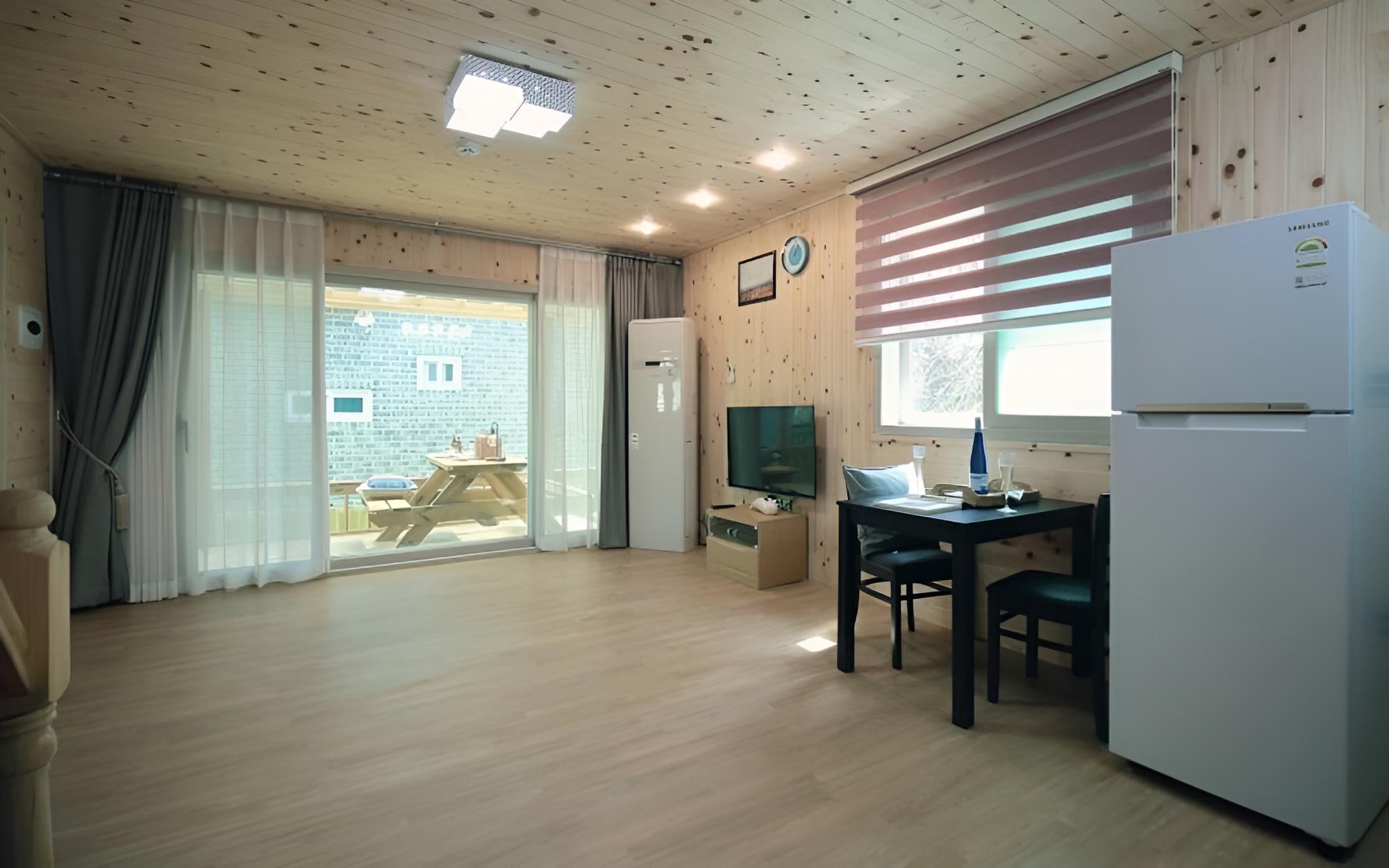 Room (2 buildings)