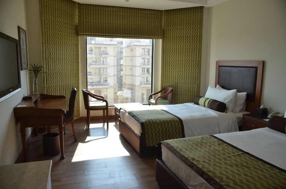 Deluxe Room - Photo 6