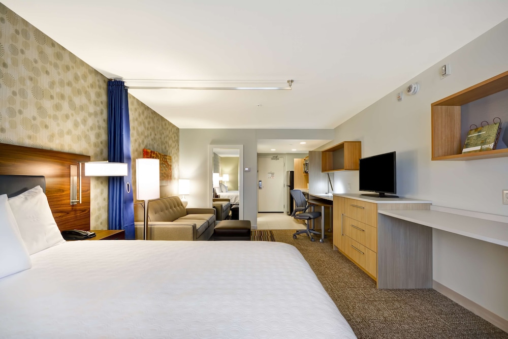 Studio, 1 King Bed, Accessible, Non Smoking (Hearing)