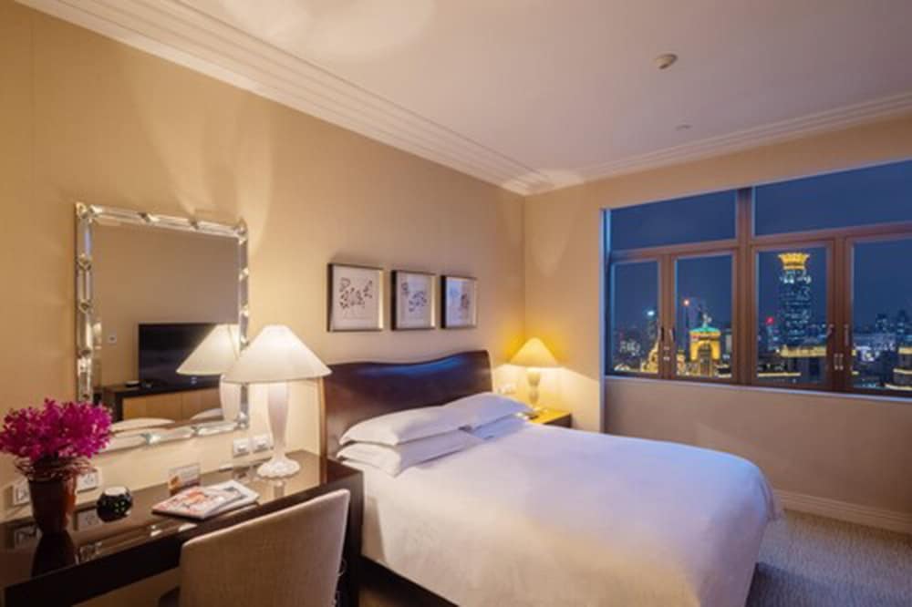 Luxury Room, 1 King Bed, River View photo 2