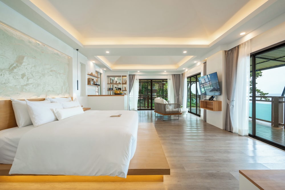 Grand Executive Ocean front