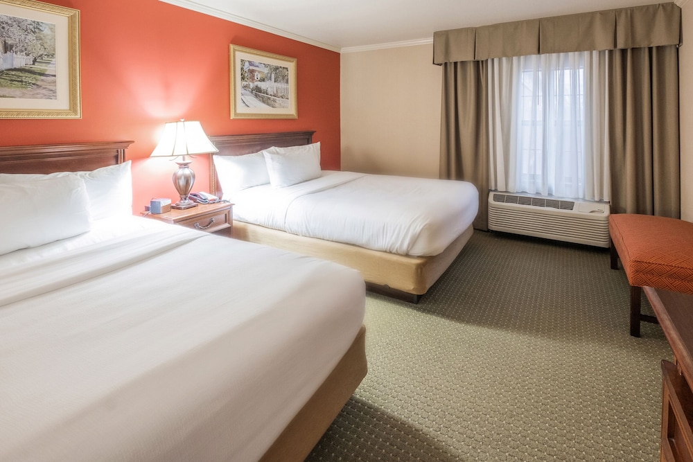 Suite, Multiple Beds, Non Smoking photo 2