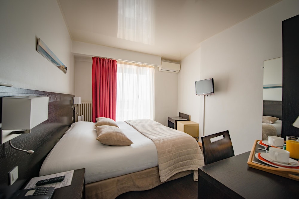 Double Room - Photo 5