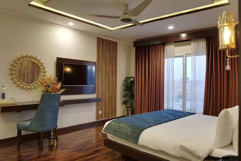 Junior Suite, City View photo 3